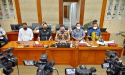 Dililit Utang, Komisi VI Sepakat Bentuk Panja Penyelamatan Garuda Indonesia