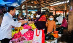 Bantuan Rp1,2 juta dari Presiden Buat Pedagang Pasar Induk Sidikalang