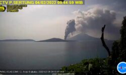 Erupsi Gunung Anak Krakatau, Tinggi Kolom Abu Sampai 600 meter