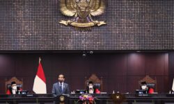 Presiden Jokowi Apresiasi MK Percepat Transformasi Peradilan Digital