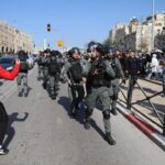 Polisi Israel Serang Warga Palestina Saat Peringati Isra Mikraj