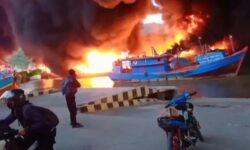 Penyebab Kebakaran 45 Kapal Pelabuhan Cilacap Diduga dari Percikan Api Dinamo