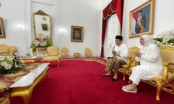 Presiden Jokowi Silaturahmi dengan Wapres Ma’ruf Amin Lewat Panggilan Video