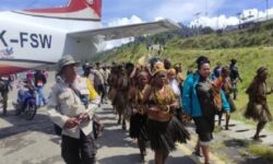 Polri dan TNI Kawal Majelis Rakyat Papua di Intan Jaya