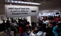 Cerita Warga Sri Lanka Berburu Paspor di Tengah Krisis Ekonomi Negaranya
