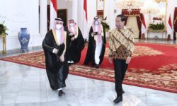 Presiden Jokowi dan Menlu Arab Saudi Bahas Soal Haji hingga Ekonomi