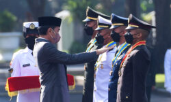 754 Orang TNI/Polri Ucapkan Sumpah Perwira