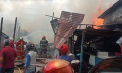 Mobil Diduga Penimbun Bahan Bakar di Samarinda Terbakar, 6 Bangunan Ikut Hangus