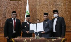 Pemkab dan DPRD Kutim Tandatangani KUA-PPAS