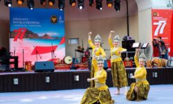 Penari Rusia Ramaikan Konser Budaya & Musik HUT ke-77 Kemerdekaan RI