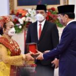 127 Tokoh Diganjar Anugerah Tanda Kehormatan dari Jokowi
