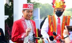 Baju Adat Buton yang Dikenakan Jokowi pada HUT ke-77 Kemerdekaan RI