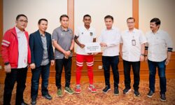 Jokowi Beri Bonus Rp 1 Miliar kepada Timnas Sepak Bola U-16
