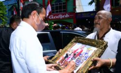 Senangnya Warga Bertemu Jokowi di Sidoarjo