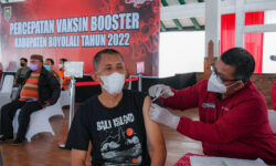 Menuju Endemi, Kemenkes Minta Vaksinasi Booster COVID-19 Terus Digencarkan