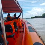 Kapal Dihantam Ombak di Perairan Muara Pegah, Tiga Orang Hilang