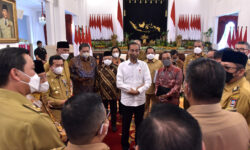 Jokowi Minta Daerah Gunakan APBD Atasi Persoalan Imbas Penyesuaian Harga BBM