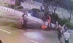 Penyapu Jalan di Samarinda Ditabrak Pikap, Koma di RSUD AWS