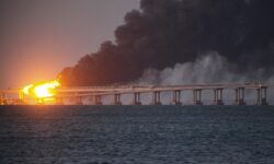 Ledakan di Jembatan Penghubung Rusia-Krimea Tewaskan 3 Orang