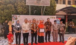 SMA Islam Samarinda Pecahkan Rekor Batik Terpanjang Kaltim