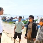Jokowi Serap Keluhan Nelayan di Bangka Barat