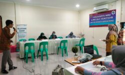 Tingkatkan Kapasitas, Rumah Zakat & Puskesmas Bengkuring Latih Kader Posyandu Lansia