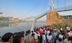 Jembatan Runtuh di India Tewaskan 132 Orang