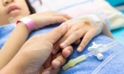 Kasus Ginjal Akut Anak, Kemenkes Minta Hentikan Sementara Konsumsi Obat Cair/Sirup