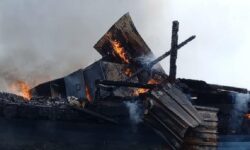 Dua Rumah Hangus Terbakar di Klandasan Ulu, Warga Sempat Dengar Ledakan