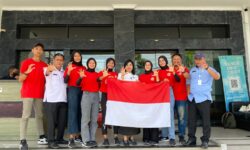 Kepala Disporapar Balikpapan Lepas 8 Atlet Kaltim ke Kejuaraan Beach Handball di Thailand