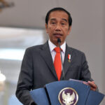 Jokowi Pertama Ucapkan Selamat ke Anwar Ibrahim Usai Terpilih sebagai PM Malaysia