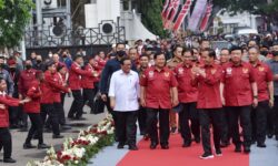 Momen Jokowi Kenalkan Menteri dan Staf Khusus ke Mahasiswa