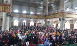 Ustazah Dr Dr Oki di Masjid Agung At Taqwa Balikpapan