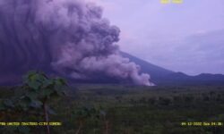 Foto-foto Situasi Erupsi Gunung Semeru