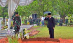 Menteri ESDM Pimpin Upacara Pemakaman Prof. Dr. Subroto