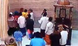 Vidio Viral: Penyerang Imam Salat Warga di Sekitar Masjid