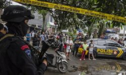 Polisi Olah TKP dan Periksa Saksi Terkait Bom Bunuh Diri di Bandung