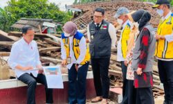Menteri Basuki Ditenggat Waktu 3 Bulan Bangun Lagi Bangunan SD Rusak di Cianjur