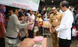 Alasan Jokowi Berencana Larang Penjualan Rokok Batangan Mulai 2023
