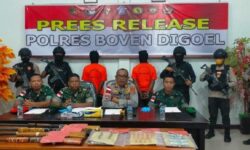 Dua Warga Penyuplai Senjata ke KKB Ditangkap Aparat Gabungan TNI-Polri