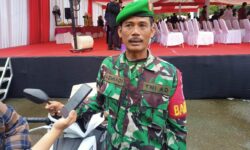 Wali Kota Samarinda Beri Kopka Azmiadi Satu Motor dan Uang Tunai