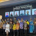 22 Pegiat Pelindungan WNI Terima Penghargaan Hassan Wirajuda Award 2022