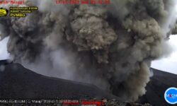 Masyarakat Diminta Waspada, Gunung Api Marapi Alami Erupsi