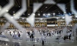 Arab Saudi Wajibkan Jemaah Haji VaksinCovid-19, Meningitis, dan Influenza Musiman