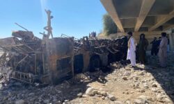 Bus Penumpang di Pakistan Jatuh dari Jembatan, 40 OrangTewas