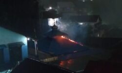 Atap Musholla di Balikpapan Terbakar Usai Disambar Petir
