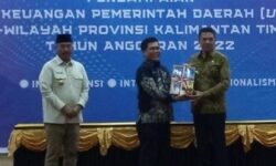 Serahkan LKPD Tahun 2022, Walikota Samarinda Berharap Raih Opini WTP Ke-9