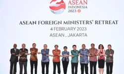 Menlu Retno Marsudi Pimpin Pertemuan Menlu ASEAN di Jakarta