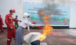 Pertamina Edukasi Safety Riding dan Demo Penggunaan APAR Dikalangan Pelajar