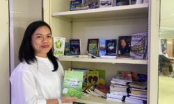 Karya Penulis Lokal Tambah Koleksi Buku di DPK Bontang